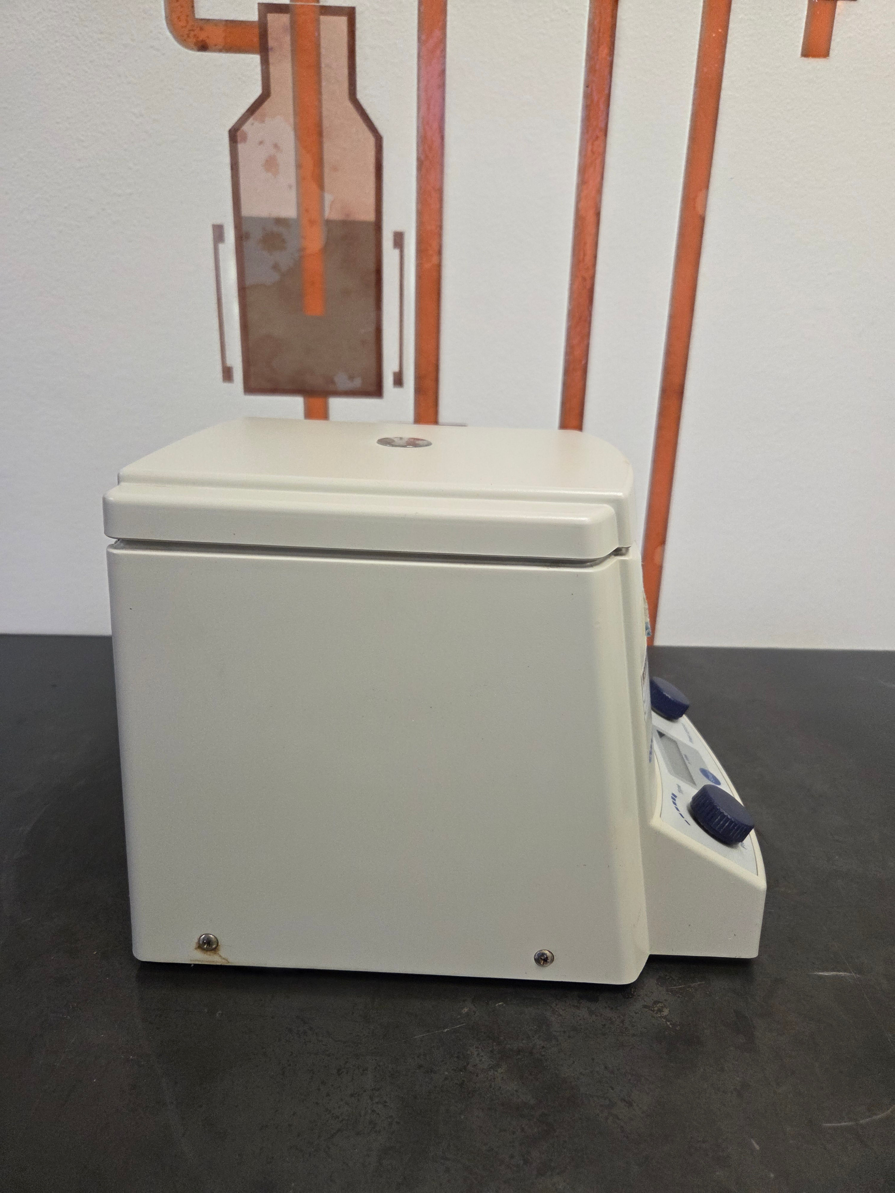 #30 Used Eppendorf 5415D Microcentrifuge for Sale
