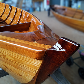 Ruderboot aus Holz