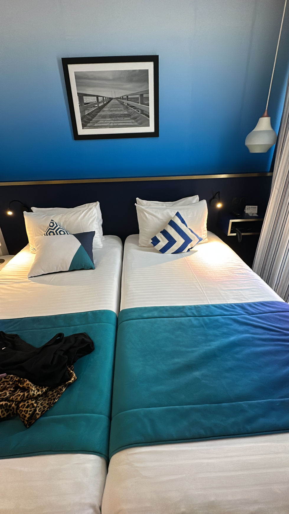 F150A569-0F38-47C1-8EF3-C9CB4D14412E