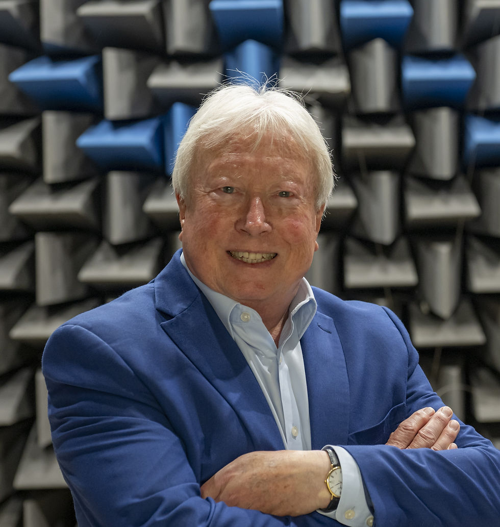 Geoff Baker Uni Business Photo 4JB1428.jpg