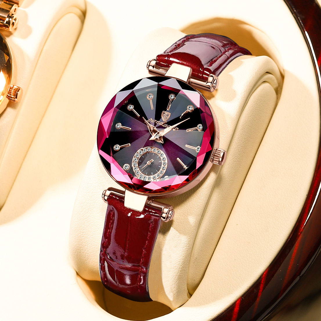 Elegant Quartz Watch — Leather Strap