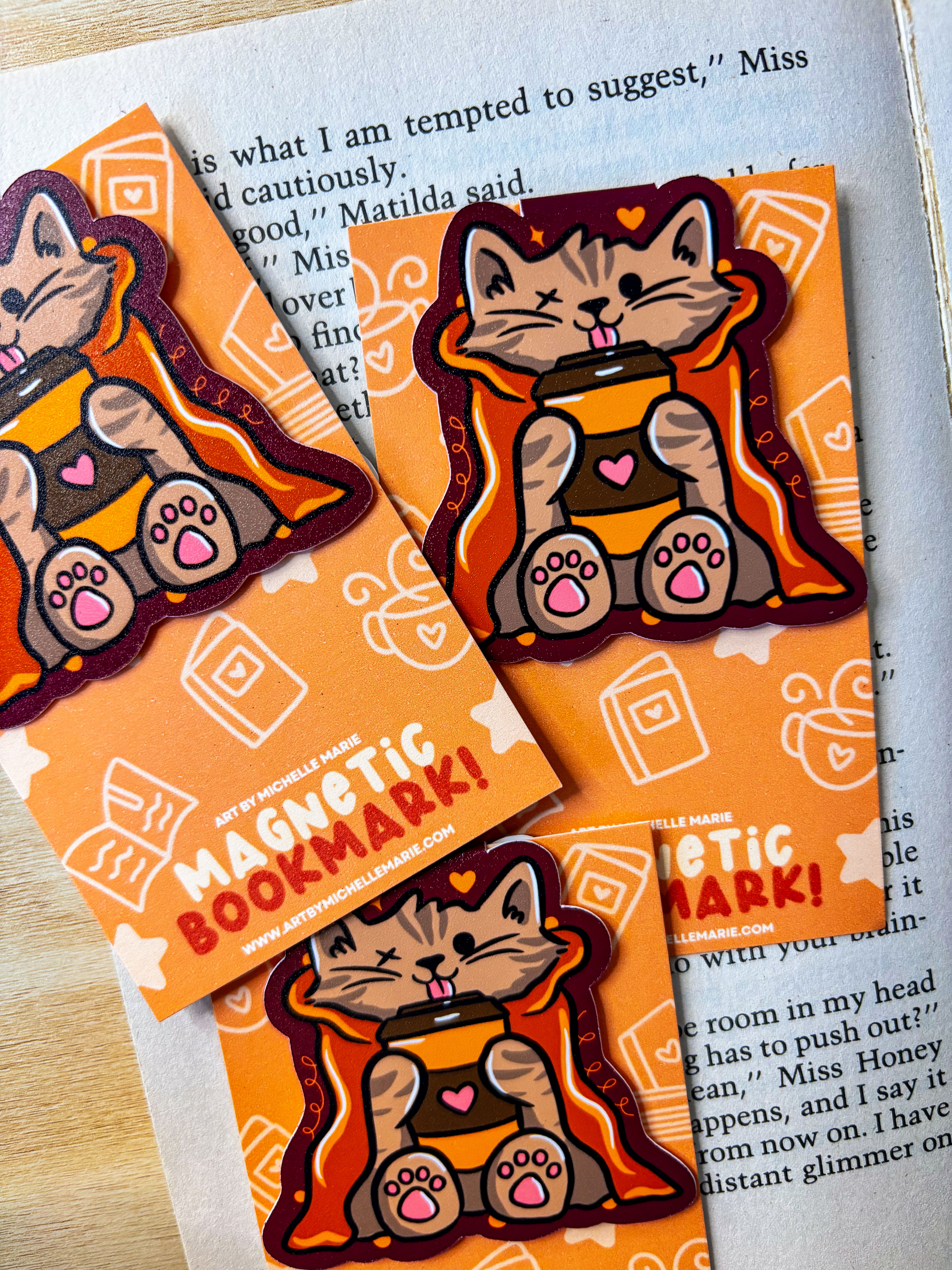 WINKY AUTUMN KITTY • MAGNETIC BOOKMARK