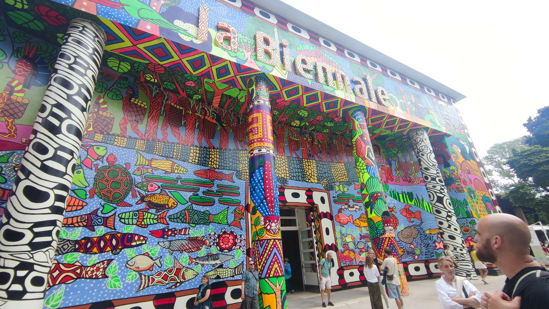 Front of the central pavilion