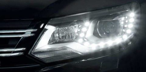 LED-Frontscheinwerfer im Automobilbau, Anwendungsbeispiel für Aluminiumträger von Herbert Paul