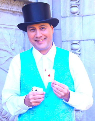 Strolling Magician for Parties and Events
