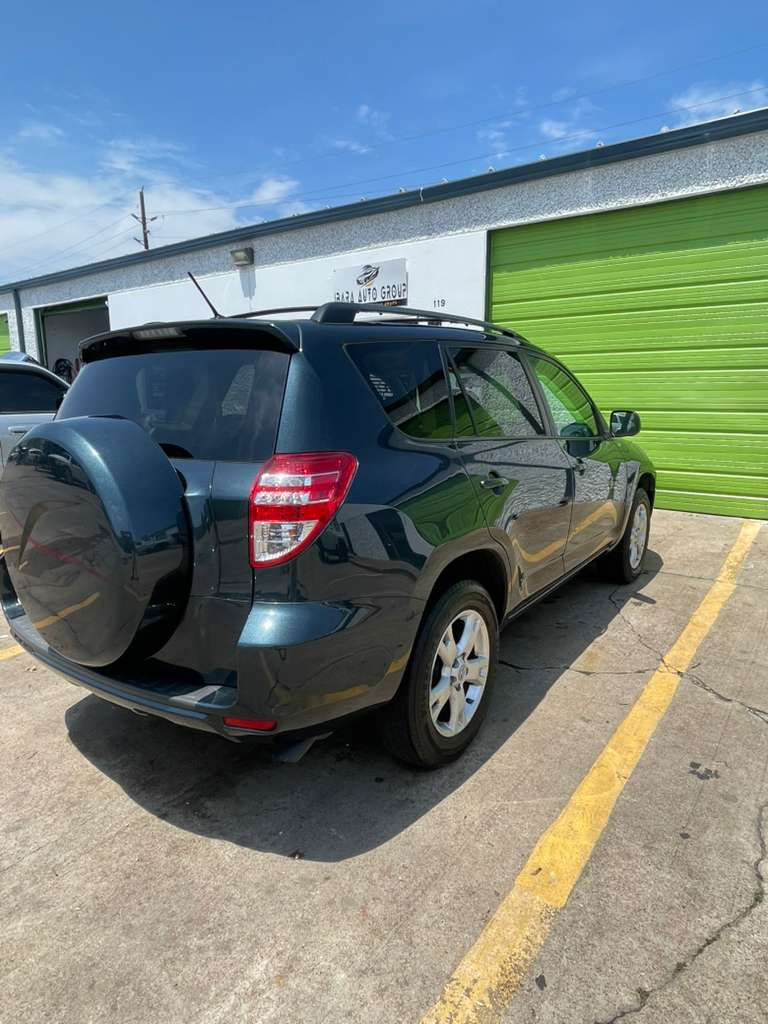 Thumbnail: 2011 Toyota Rav4 Base