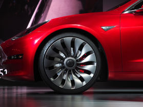 Tesla Model 3 представлена публике