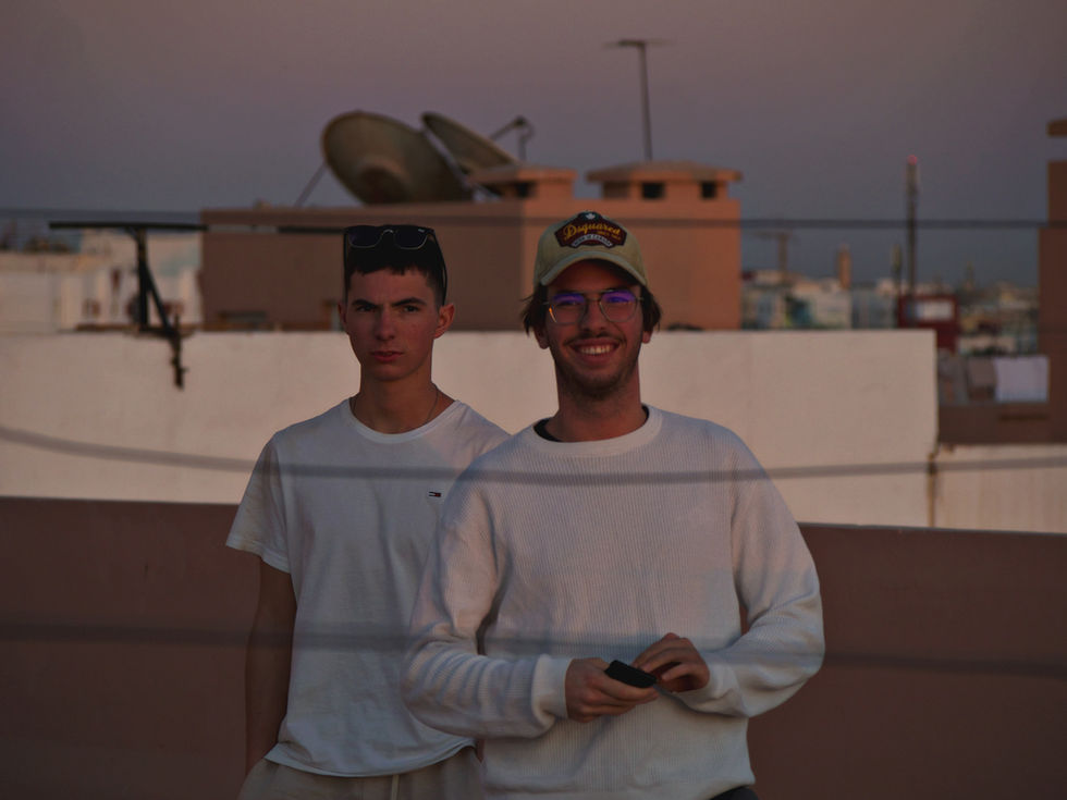 Boys:roof