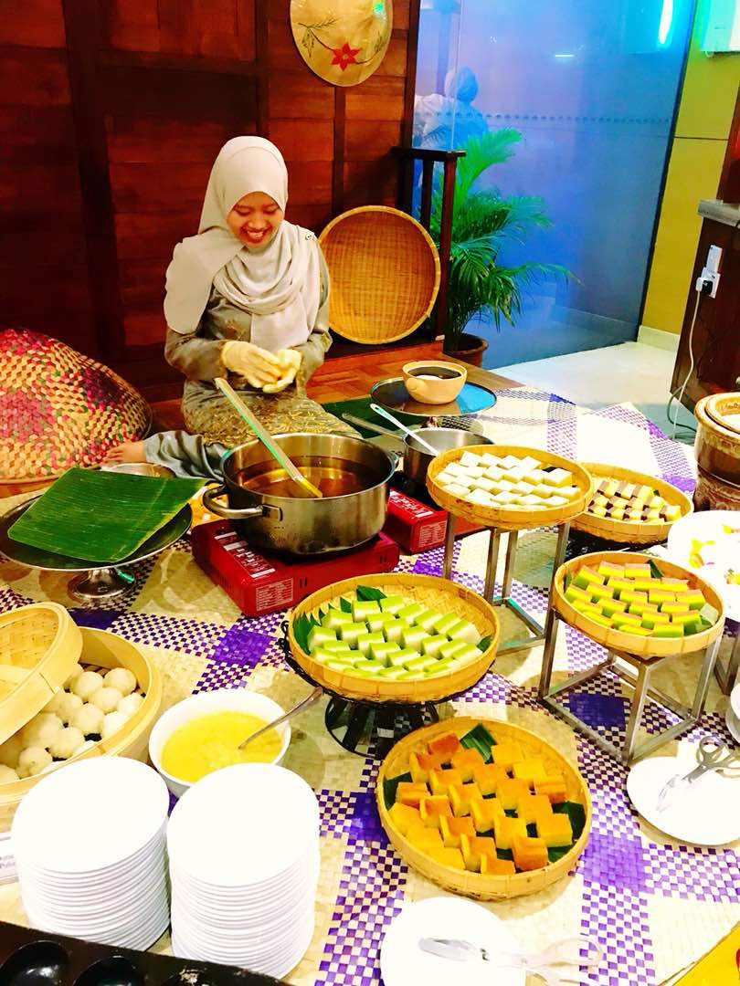Malay Kueh making