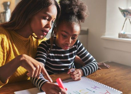 Baby-sitting règles de sécurité essentielle que tous parents doivent connaître