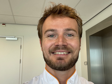 Christiaan Vermaas als dokter in het ziekenhuis op de Spoedeisende Hulp