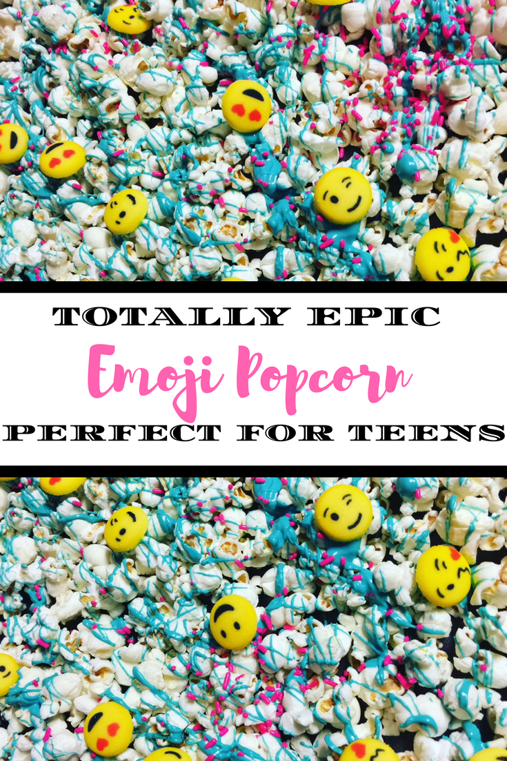 Forget serving regular popcorn at your next birthday party, sleepover or movie night!  Try this quick & easy Emoji Popcorn instead!
