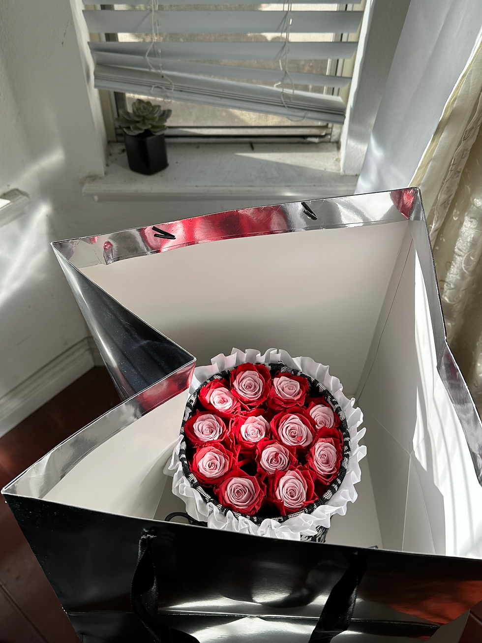 Thumbnail: Candy Red Eternity Rose Box