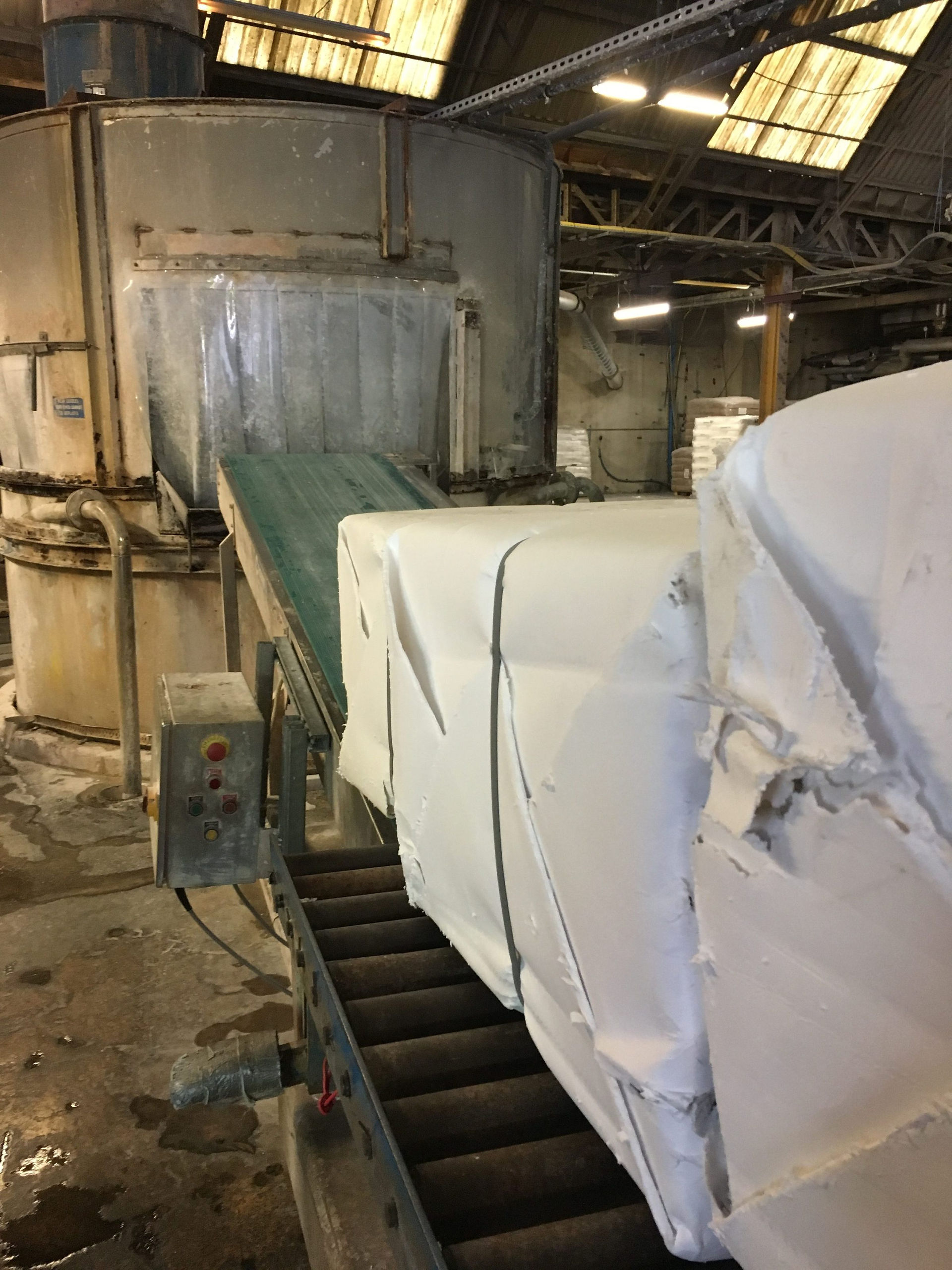 Raw cotton paper pulp is added