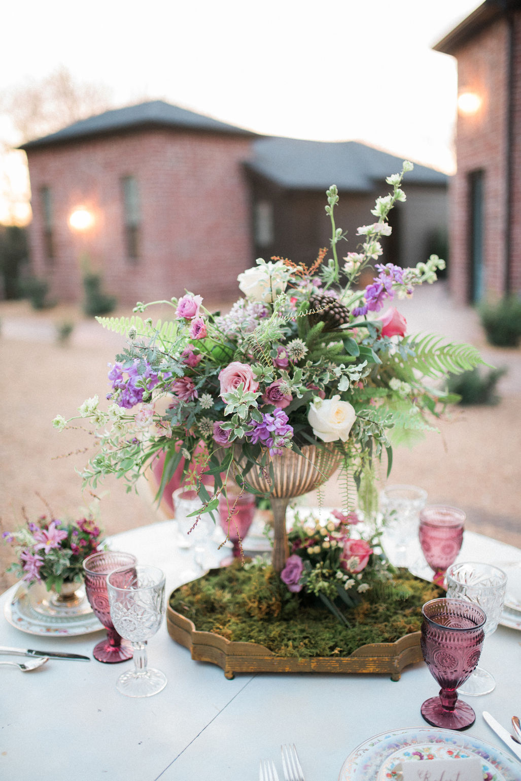 la cour event space for parties, celebrations, meetings, rehearsal dinners and weddings 