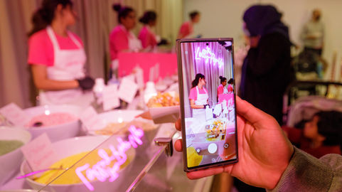 A joyful mobile moment of summer. This pop-up activation brought colour, charm and community engagement to different locations—complete with oversized props and interactive points that made every stop a standout.
Flexible, fast, and fun—this is what seasonal placemaking looks like on the move.