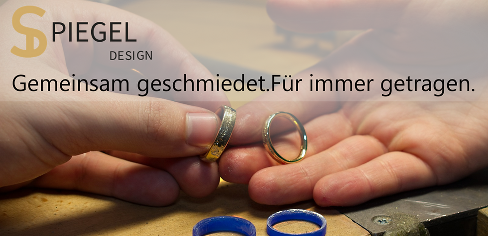 Bei GOLD- UND SILBERSCHMIEDE SPIEGELDESIGN entstehen individuelle Trauringe und Schmuck-Unikate mit persönlicher Geschichte. Ob klassisch, modern oder außergewöhnlich – wir entwickeln gemeinsam mit euch euren ganz eigenen Ring. Dabei verbinden wir handwerkliche Gold- und Silberschmiedekunst mit moderner 3D-Drucktechnik.