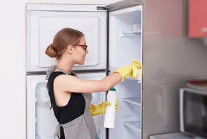 Hướng dẫn cách vệ sinh tủ lạnh dễ như chơi