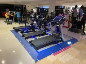 Stands para expo personalizados Expoart con pantallas digitales