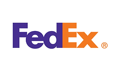 FedEx logo, texto morado y naranja sobre fondo blanco, apcologistic.com.