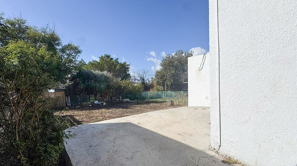 תמונה ממוזערת: למכירה בקצרין דו משפחתי / 2 חדרים