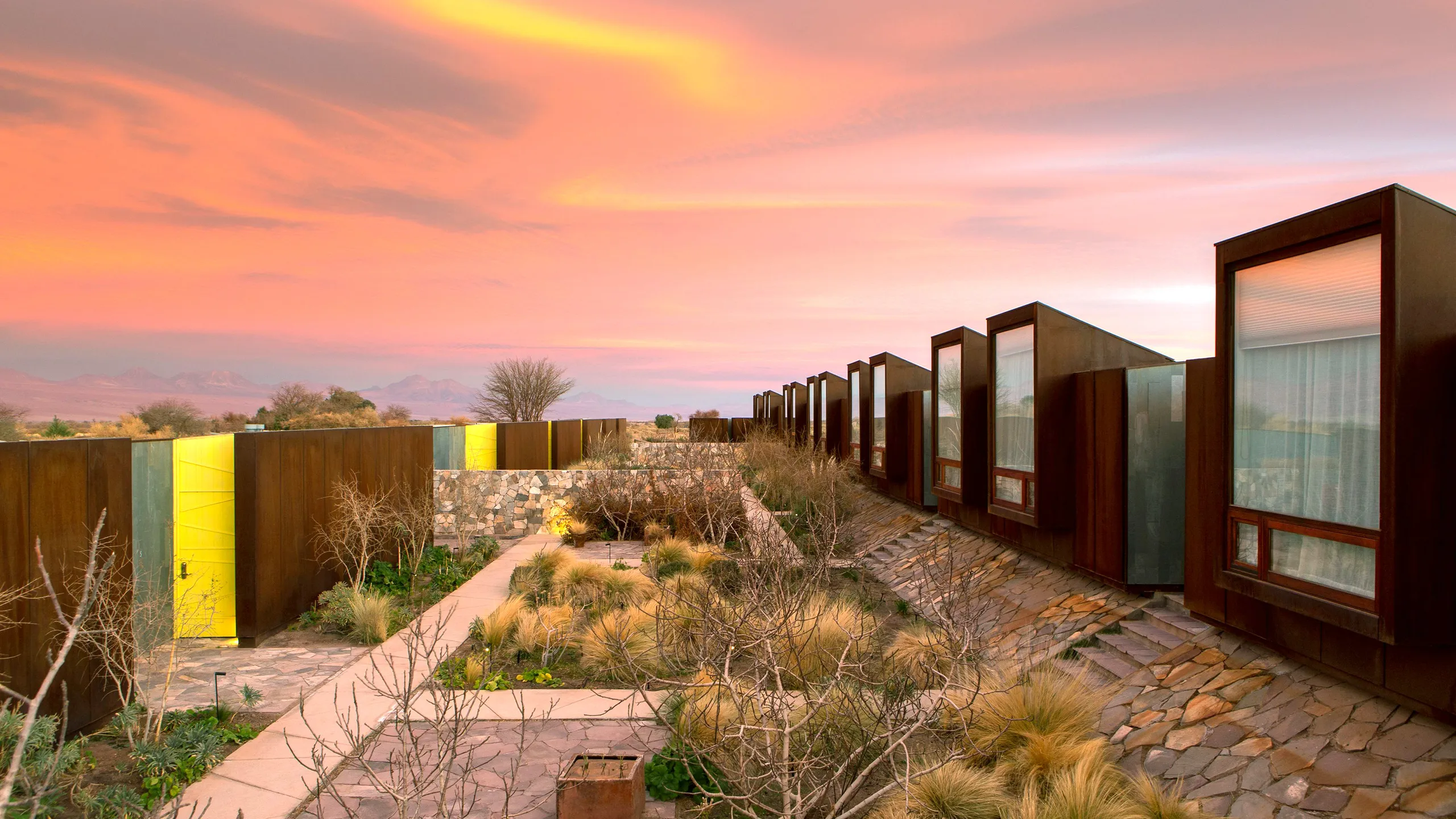 Camere di design di un moderno resort nel deserto di Atacama in Cile