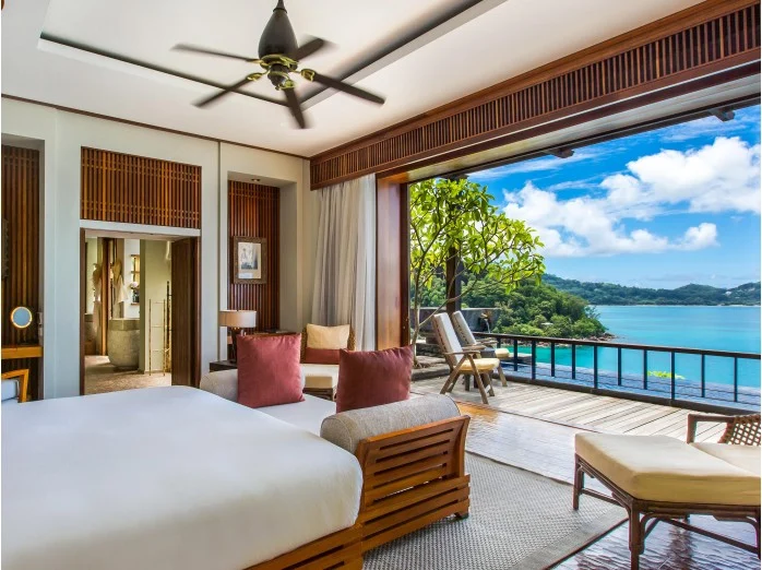 Stanza matrimoniale con terrazzo vista mare