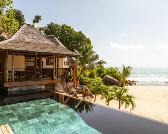 Stanza con piscina privata, sulla spiaggia