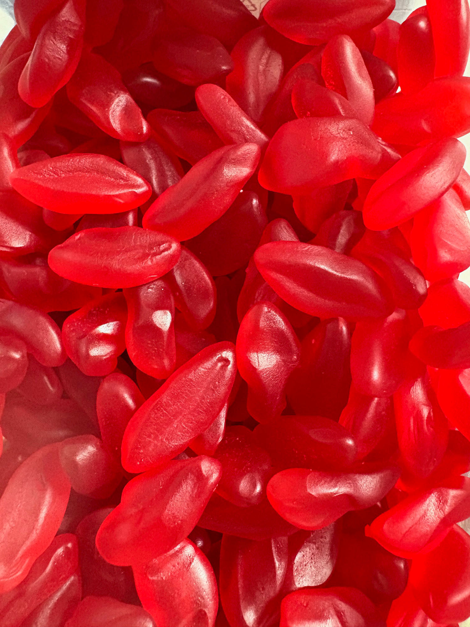 lèvres rouge lisses à la cerise - sans gluten