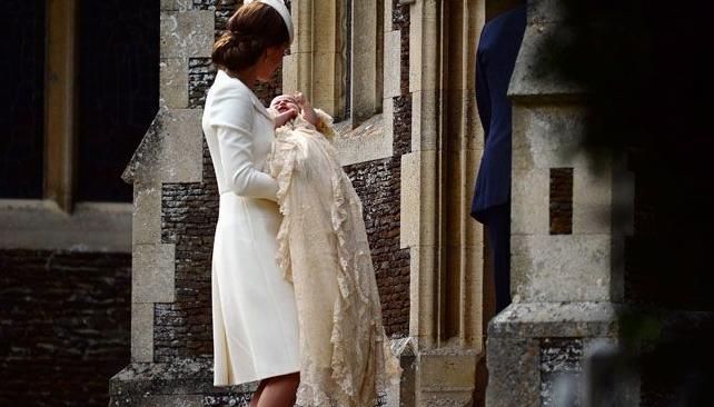 doopsel prinses Charlotte UK
