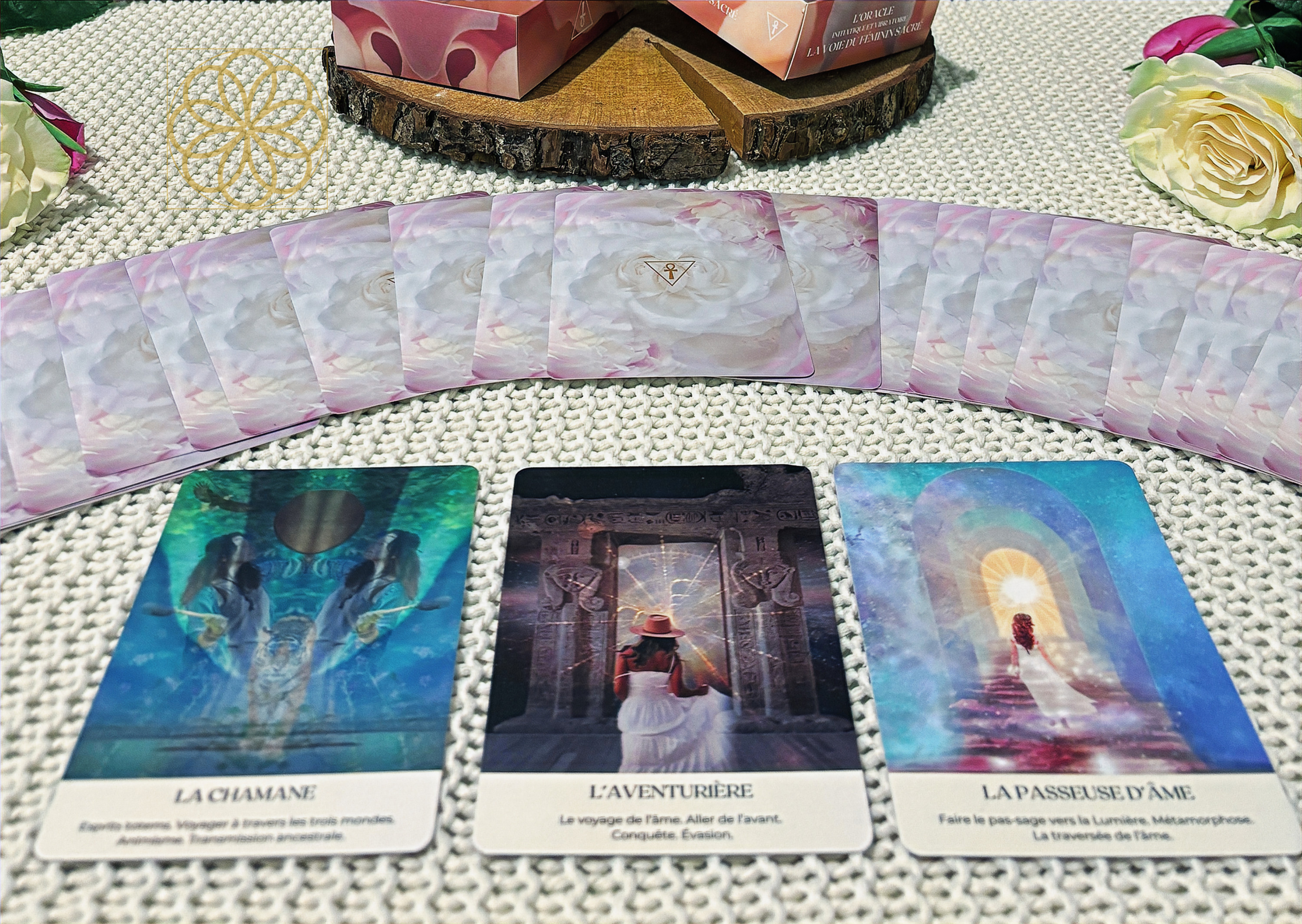 L'oracle initiatique et vibratoire « La Voie du Féminin Sacré »