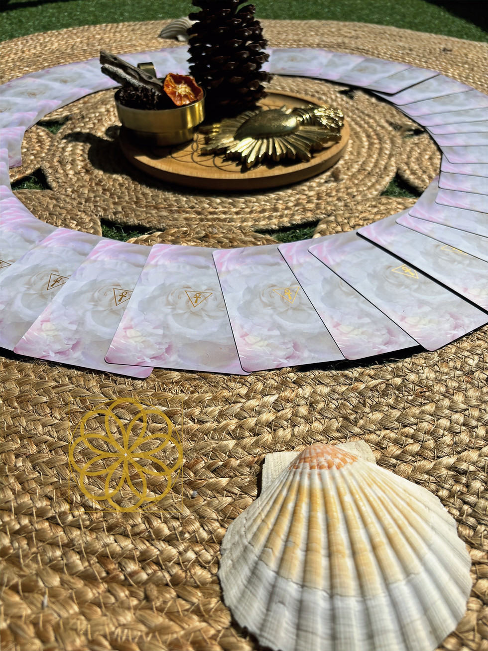 Miniature : L'oracle initiatique et vibratoire                  « La Voie du Féminin Sacré »