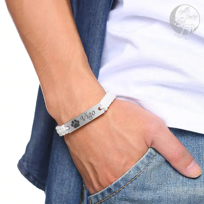 Personalizirana narukvica sa šapicom i imenom psa