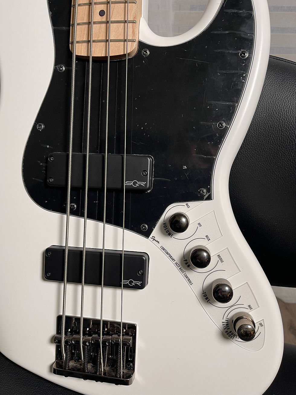Thumbnail: Squier Contemporary Jazz Bass Guitar White Electric Bass Guitar