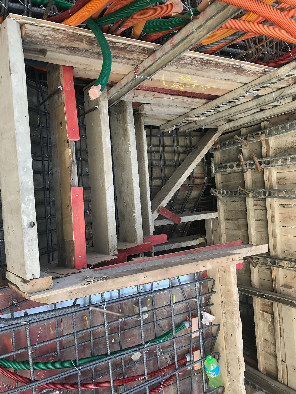 樓梯踏階模板組立