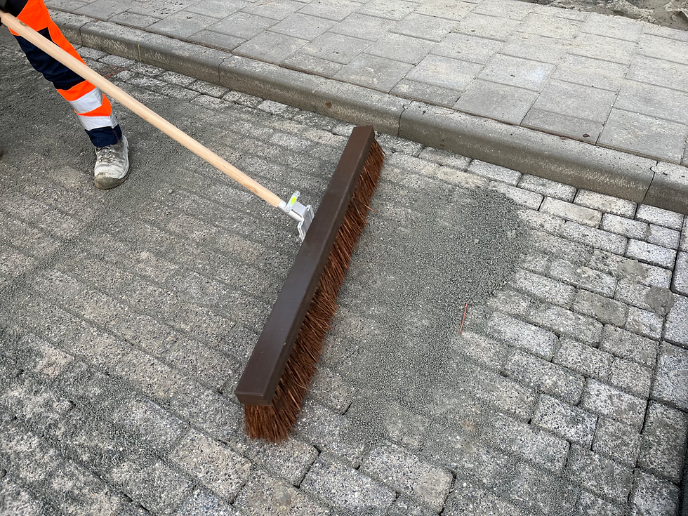 Thumbnail: DUTCH PAVING TOOLS Tripple Bezem (exclusief Multisteel)