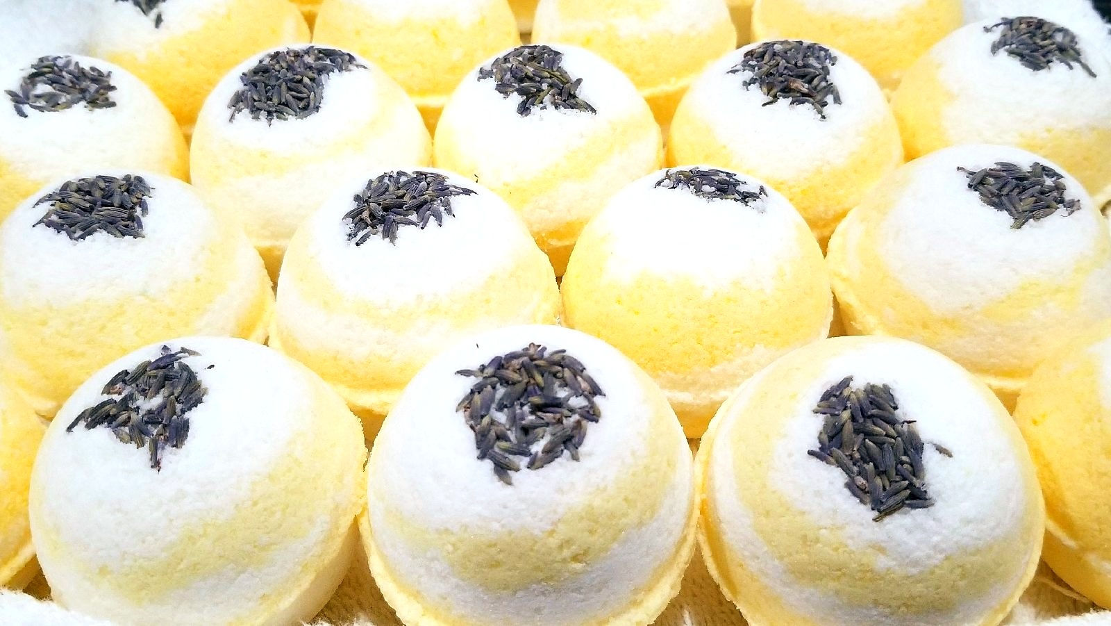 Lavender Lemongrasss Bath Bomb