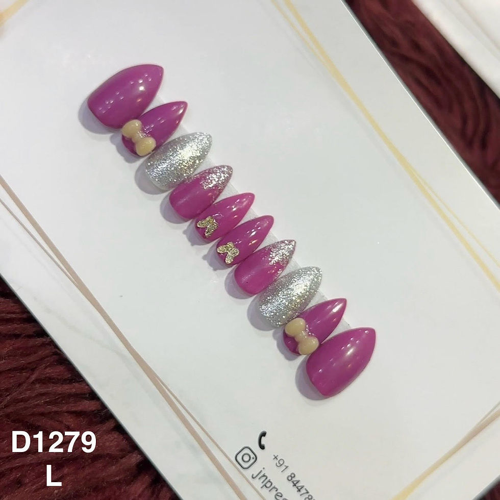 Lavender Lace – L Almond | Set of 10 or 12 Nails