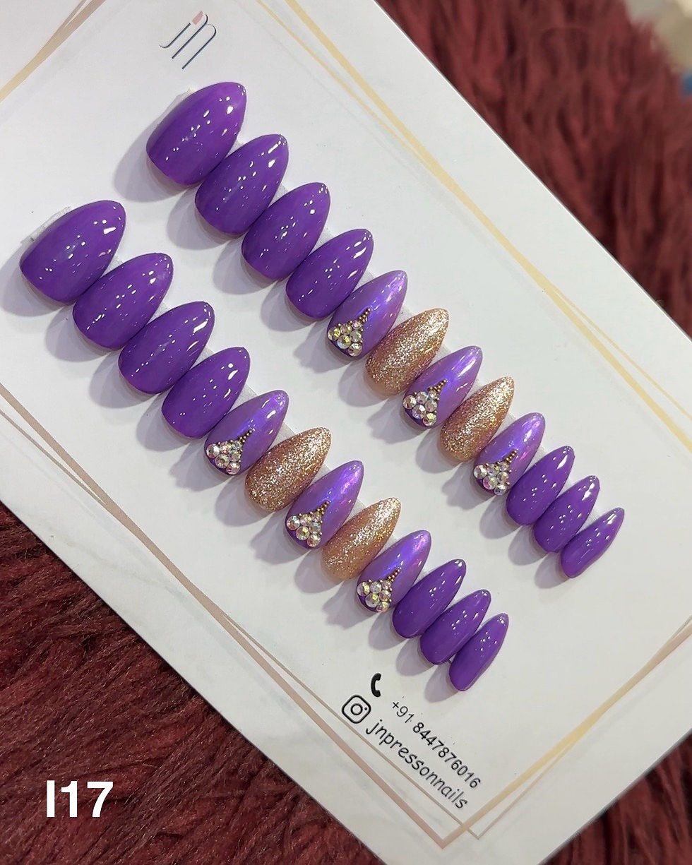 Thumbnail: Amethyst Spark – Almond | Set of 24 Nails