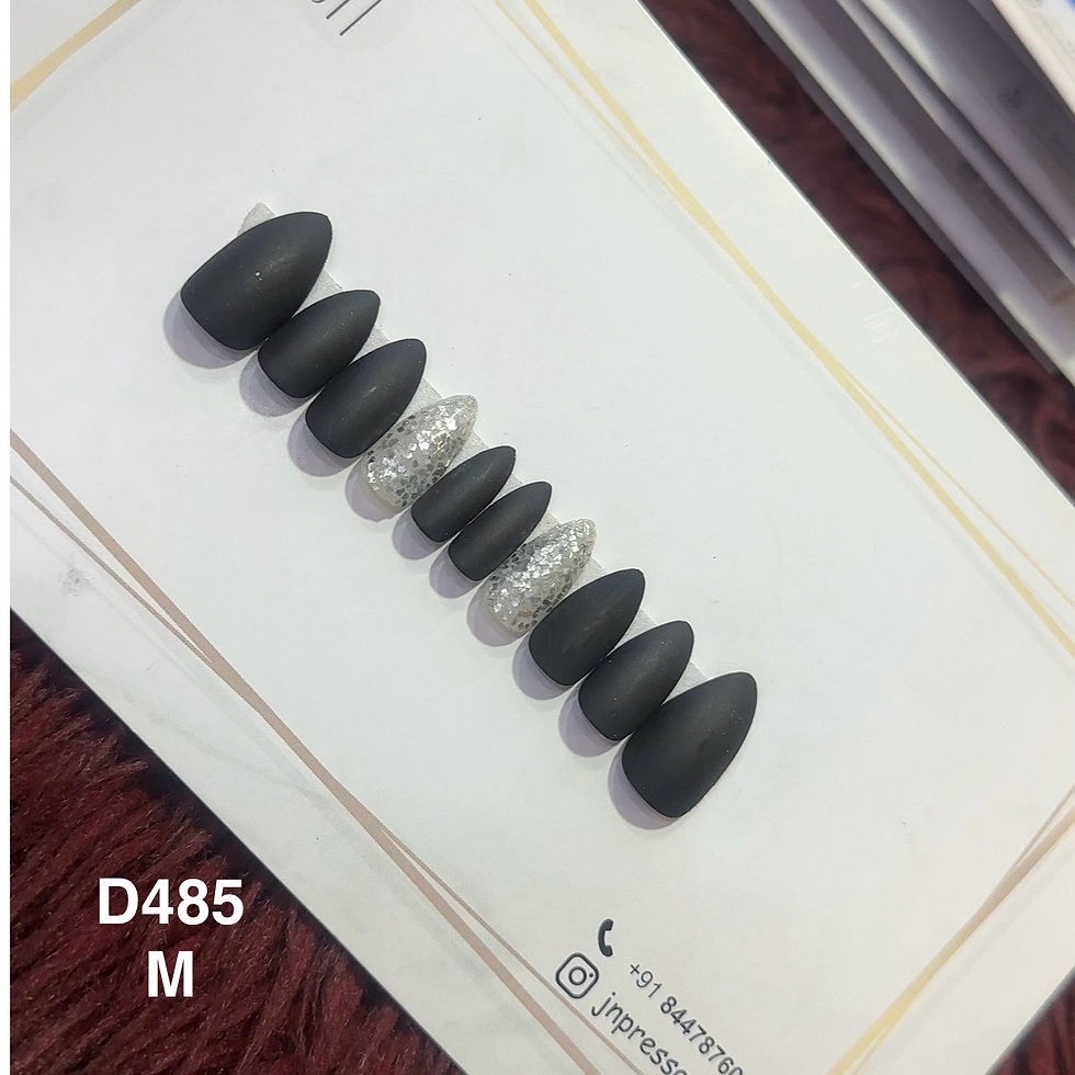 Midnight Dazzle – M Almond | Set of 10 or 12 Nails