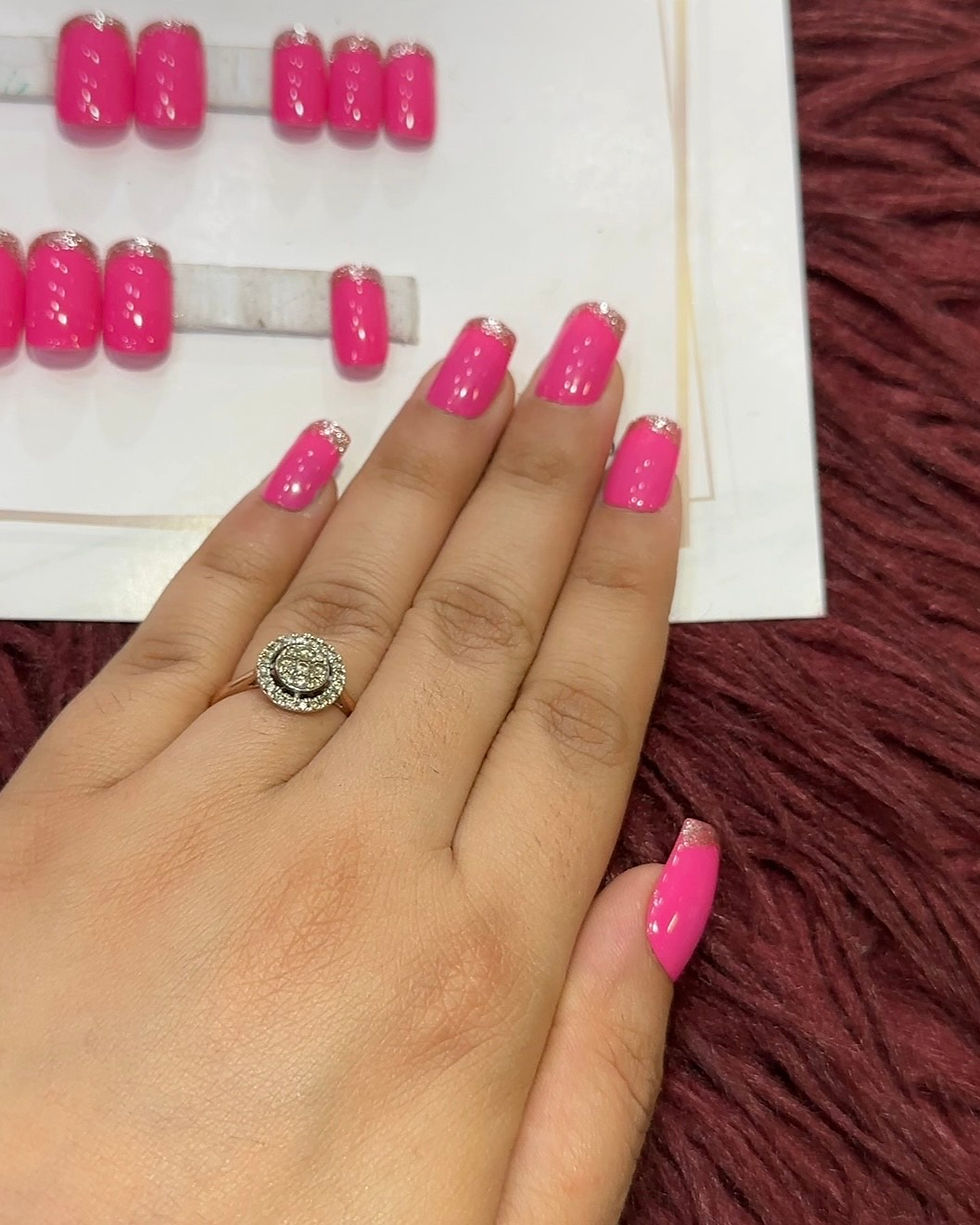 Thumbnail: Flaming Glitz – M Square | Set of 20 Nails