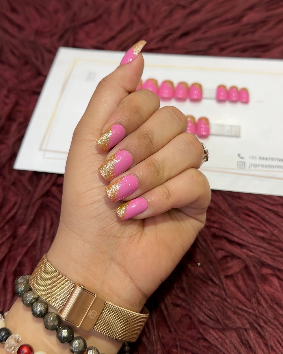 Thumbnail: Blush Gleam – M Square | Set of 20 Nails