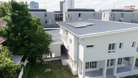 บ้านสไตล์โมเดิร์นติดรางน้ำฝนอะลูมิเนียม