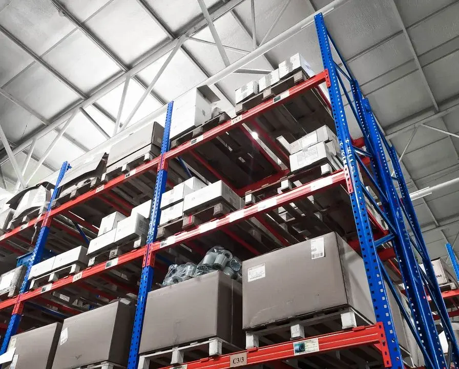 ถ้าพาเลทน้ำหนักไม่เท่ากัน จะออกแบบ Selective Rack อย่างไร