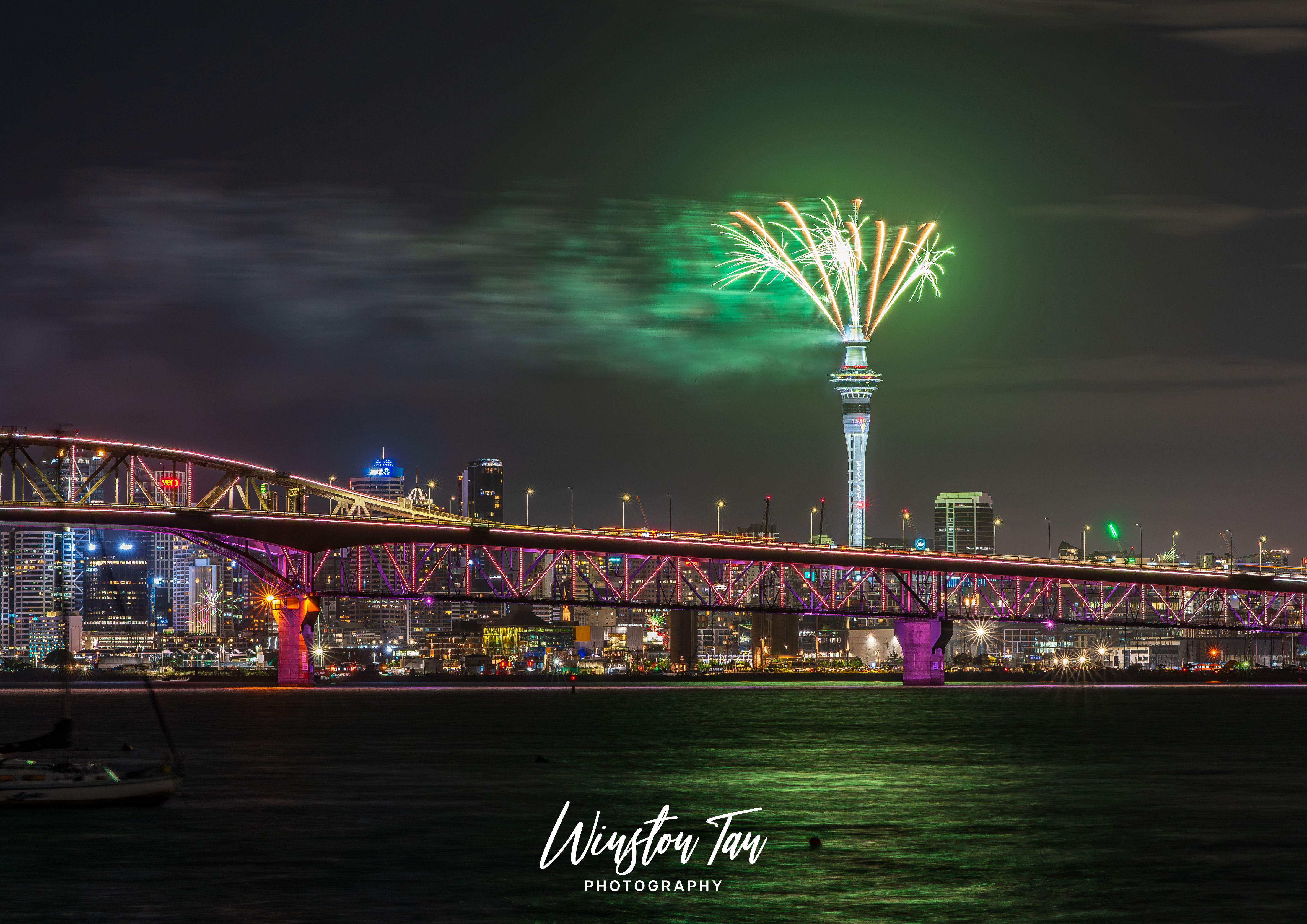 Auckland New Year 2025 Fireworks