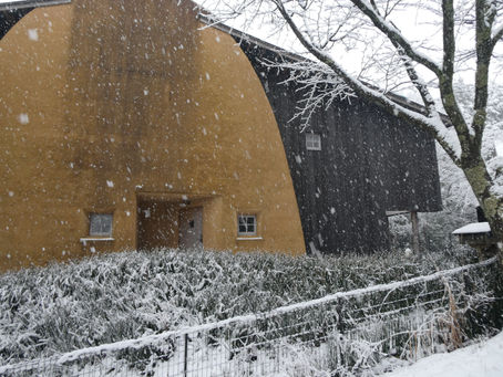 雪中の箱根で打ち合わせ
