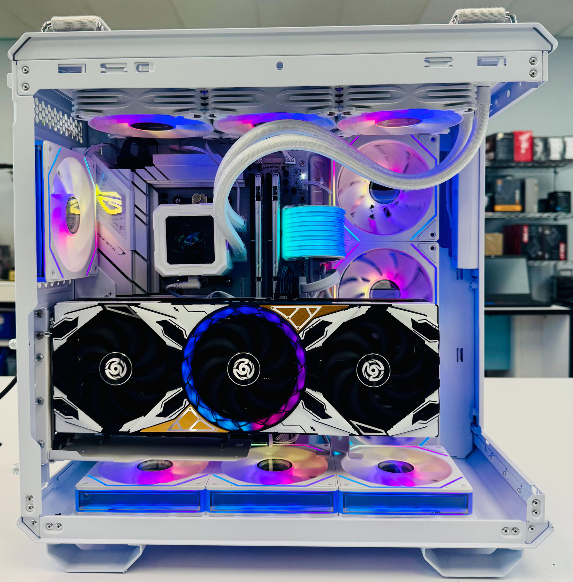 All White Build Ryzen 7 9800X3D/32GB DDR5/1TB SSD/RTX 5080 16GB