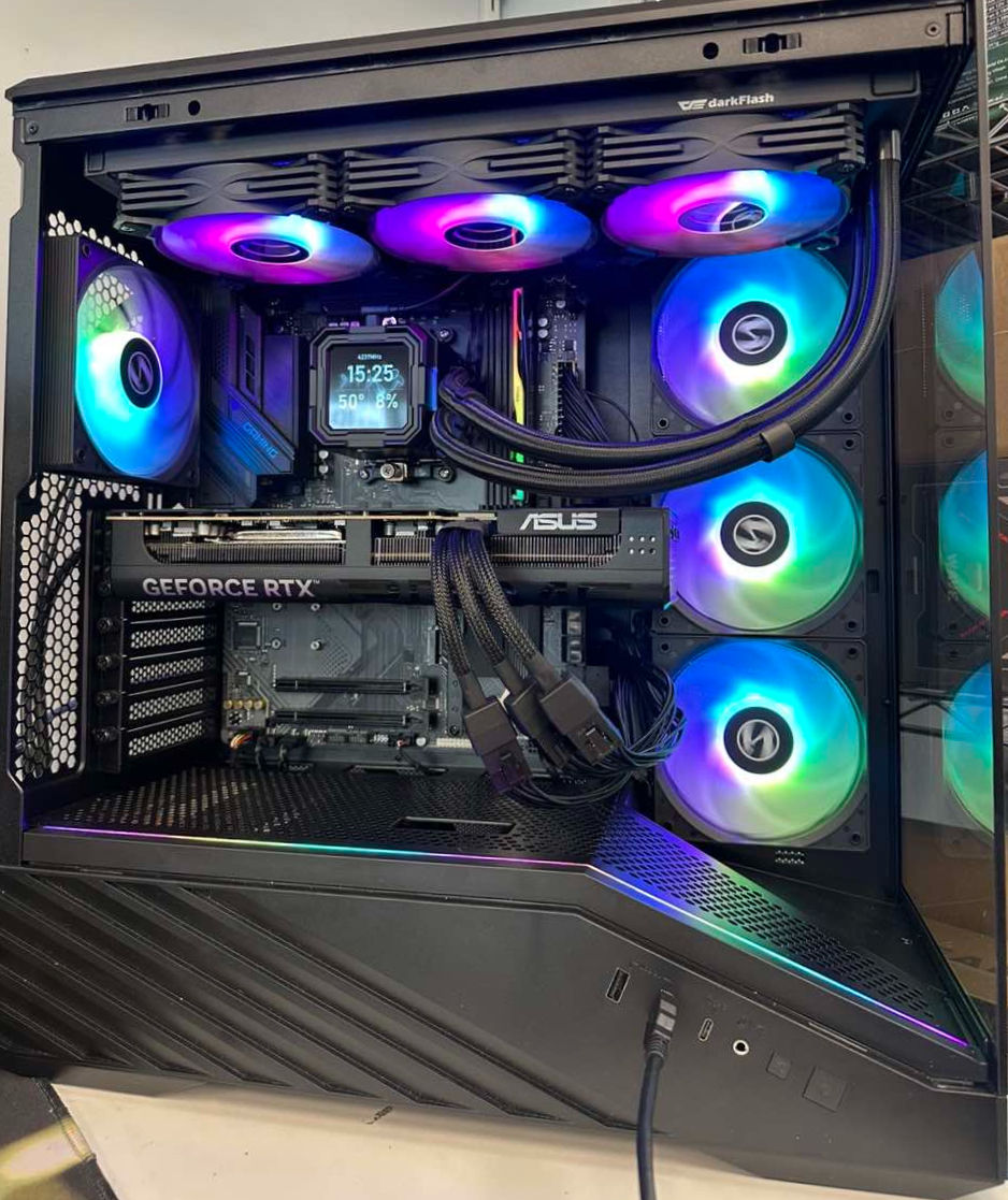 Ryzen 7 9800X3D/32GB RAM/1TB SSD/RTX 5080 16GB