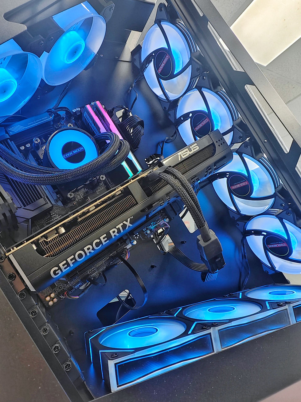 Thumbnail: Ryzen 7 9700X/32GB RAM/1TB SSD/RTX 5070