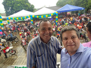 NO BICO, DAMASO PARTICIPA DE FESTIVIDADES DE MUNICÍPIOS E ENTREGA BENFEITORIAS